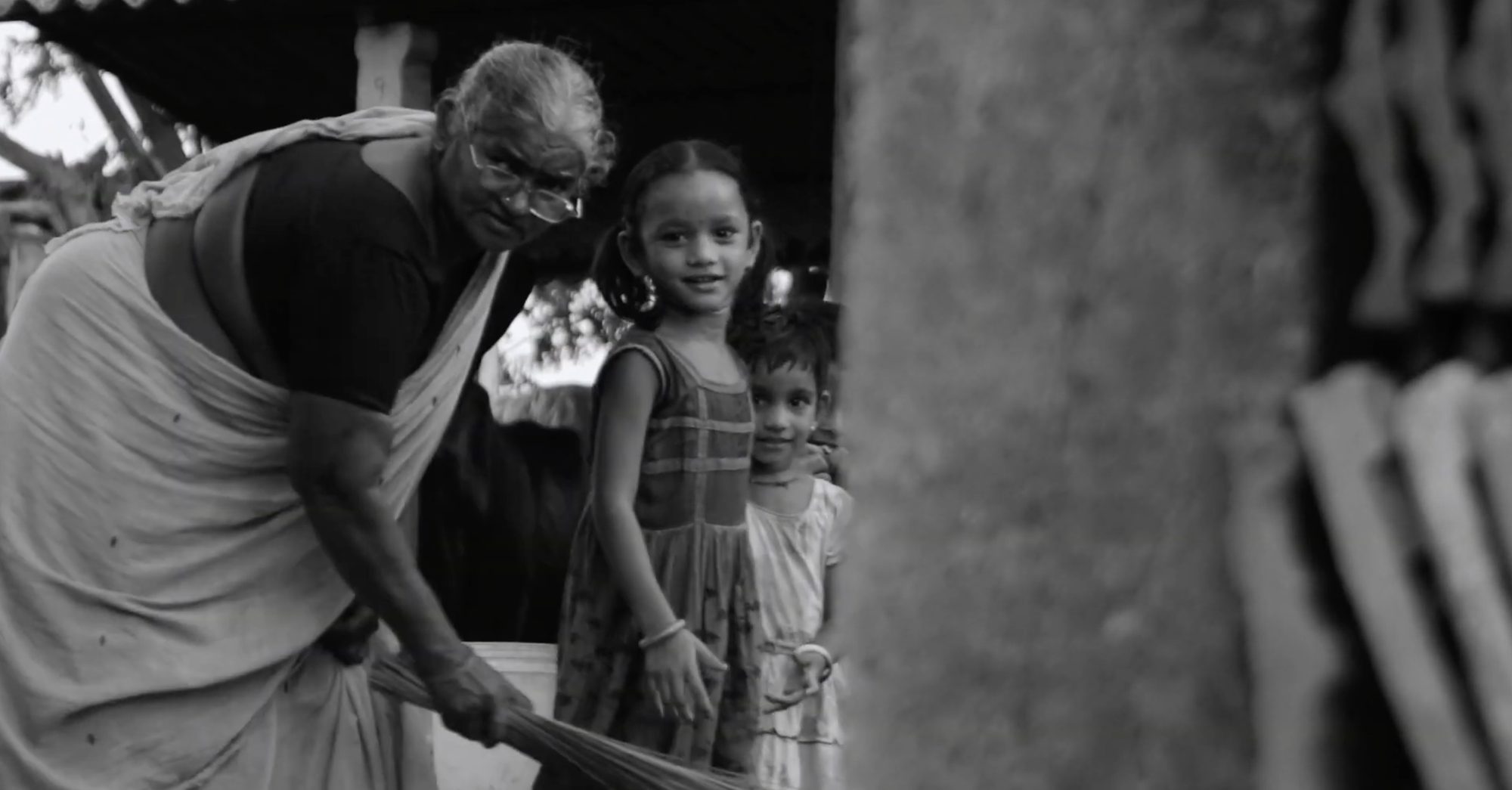 Documentary Grid Frame